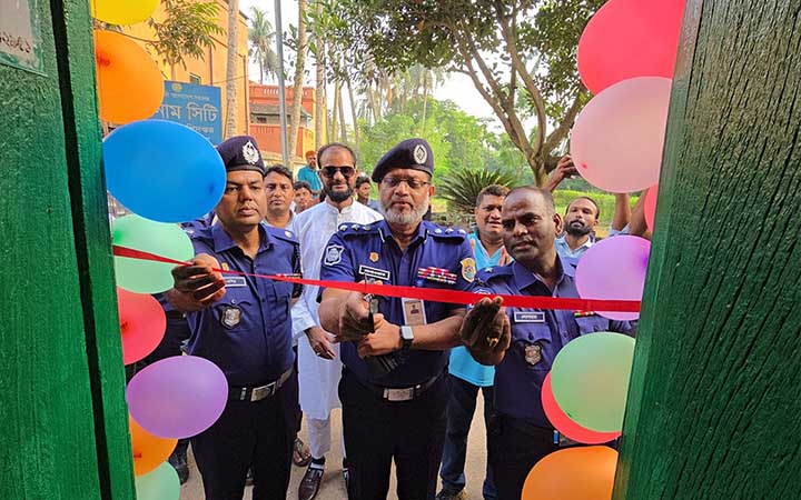 সোনারগাঁয় ট্যুরিস্ট পুলিশ হেল্প ডেস্ক ও সার্ভিস সেন্টার উদ্বোধন