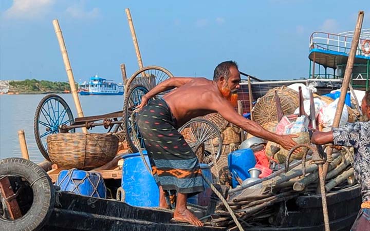 দুবলার চরে শুরু শুটকি মৌসুম, সাগরে নামছেন ১০ হাজার জেলে