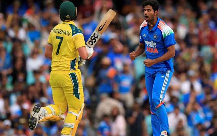 অস্ট্রেলিয়াকে আড়াইশ’র আগেই থামালো ভারত