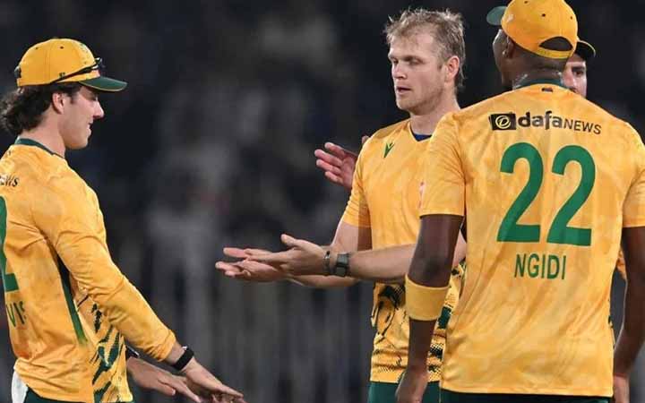 সহজ জয়ে সিরিজে এগিয়ে দক্ষিণ আফ্রিকা