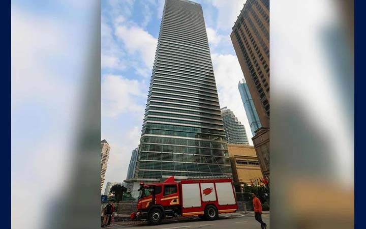 কুয়ালালামপুরের টুইন টাওয়ারের তৃতীয় ভবনে ভয়াবহ অগ্নিকাণ্ড