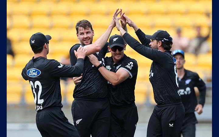 ইংল্যান্ডকে হোয়াইটওয়াশ করল নিউজিল্যান্ড