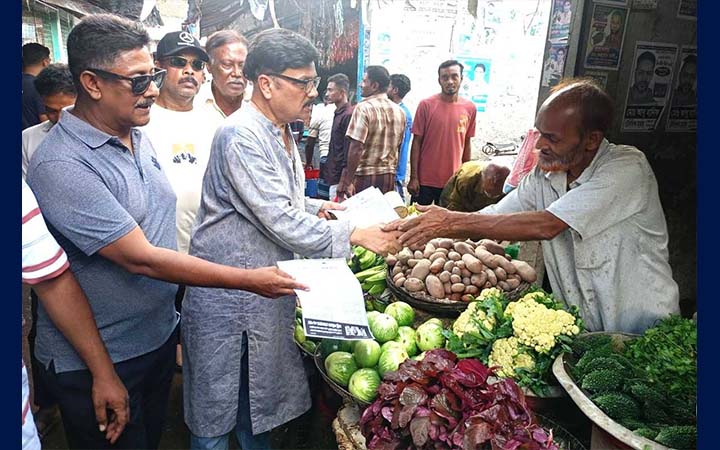 মেহেরপুরে বিএনপির ৩১ দফার লিফলেট বিতরণ ও গণসংযোগ