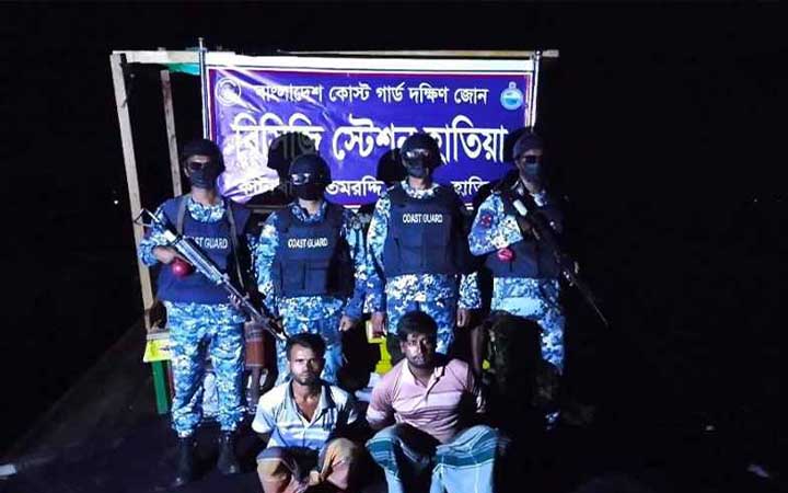 হাতিয়ায় ১৪০ টন কয়লাসহ আটক ২