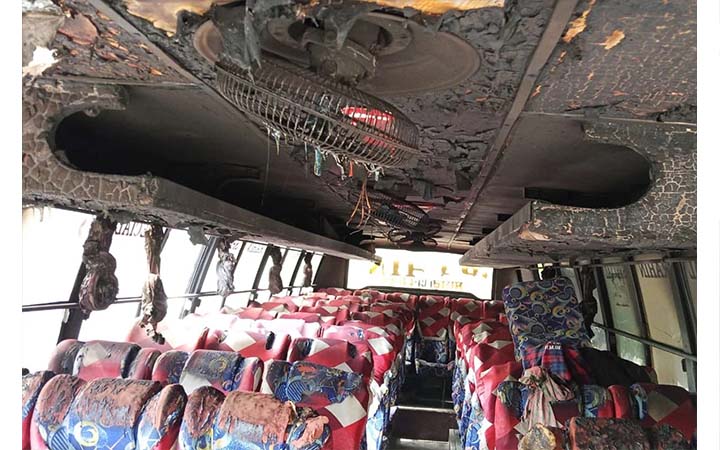 যশোরে পার্কিং করে রাখা বাসে আগুন