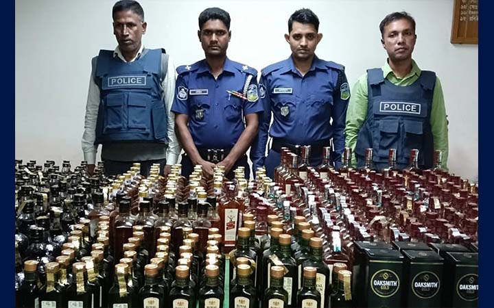 শেরপুর সীমান্তে বিপুল ভারতীয় মদ জব্দ