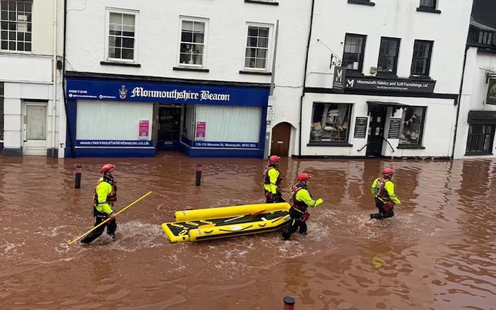 ঝড়ের তাণ্ডবে পর্তুগালে ৩ মৃত্যু, ইংল্যান্ডে বন্যা