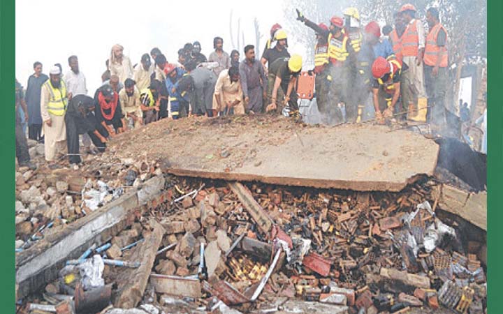 হায়দ্রাবাদে আতশবাজি কারখানায় বিস্ফোরণে নিহত বেড়ে ৭