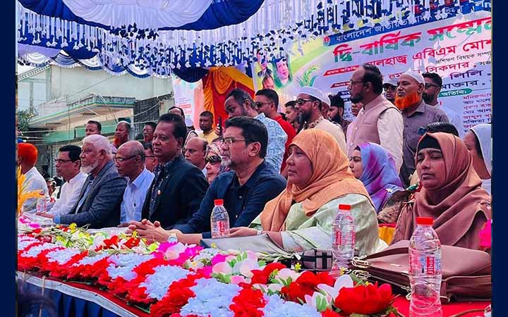 কলাপাড়ায় মহিলা দলের সম্মেলন