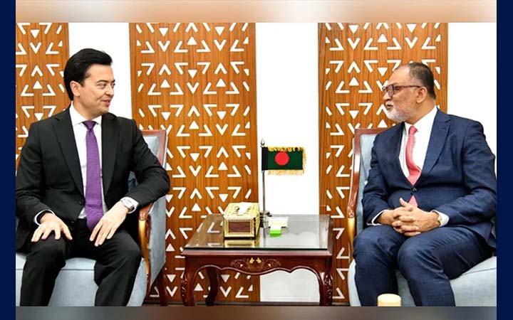 বাণিজ্য উপদেষ্টার সঙ্গে উজবেকিস্তানের রাষ্ট্রদূতের বৈঠক