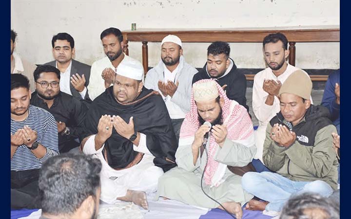 রাজবাড়ীতে খালেদা জিয়ার সুস্থতা কামনায় ছাত্রদলের দোয়া