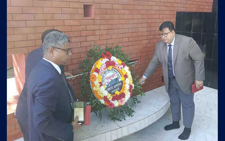 বাগেরহাটে যথাযোগ্য মর্যাদায় শহীদ বুদ্ধিজীবী দিবস পালিত