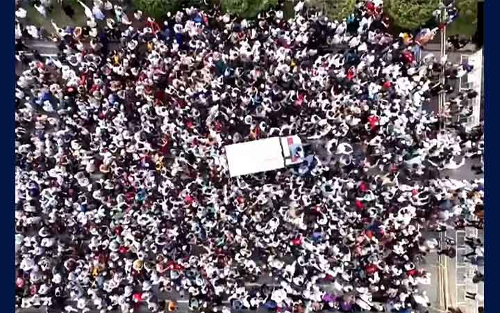 ওসমান হাদিকে সংসদ প্লাজা থেকে অশ্রুসিক্ত বিদায়