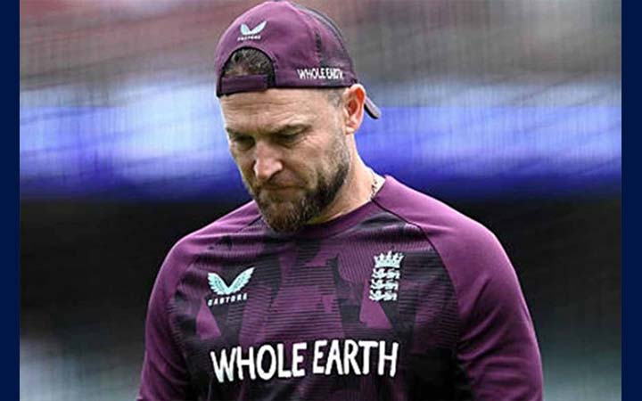 অ্যাশেজে ভরাডুবির পর চাপে ম্যাককালাম, হারাতে পারেন চাকরি