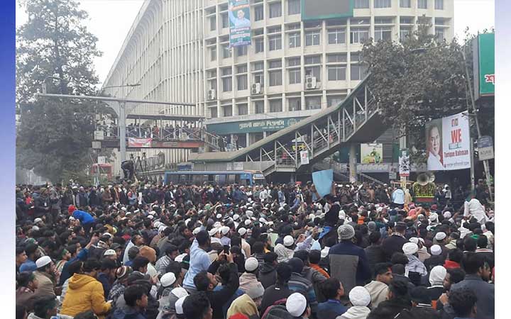 হাদি হত্যার বিচার দাবিতে আবারও শাহবাগ মোড় অবরোধ ইনকিলাব মঞ্চের