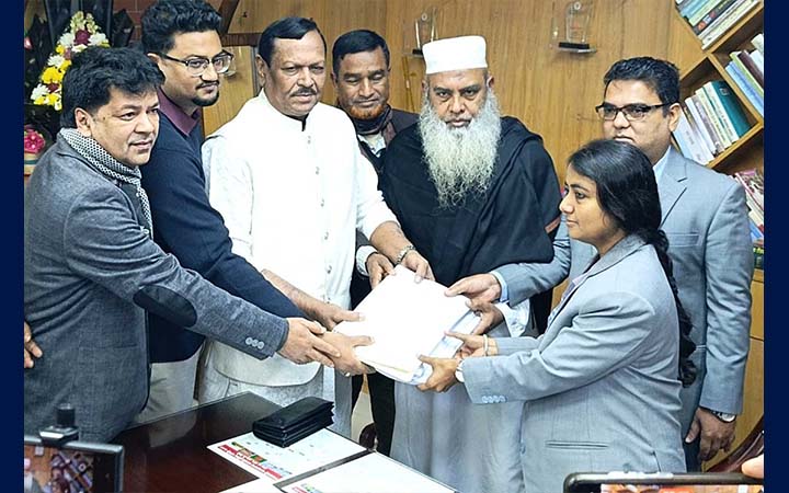 মানিকগঞ্জ-১ আসনে জিন্নাহ কবিরের মনোনয়ন ফরম জমা