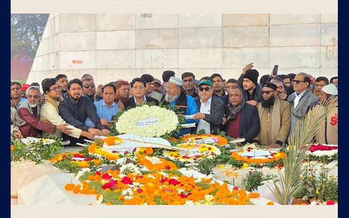 জিয়াউর রহমান ও খালেদা জিয়ার কবরে নবীউল্লাহ নবীর শ্রদ্ধা