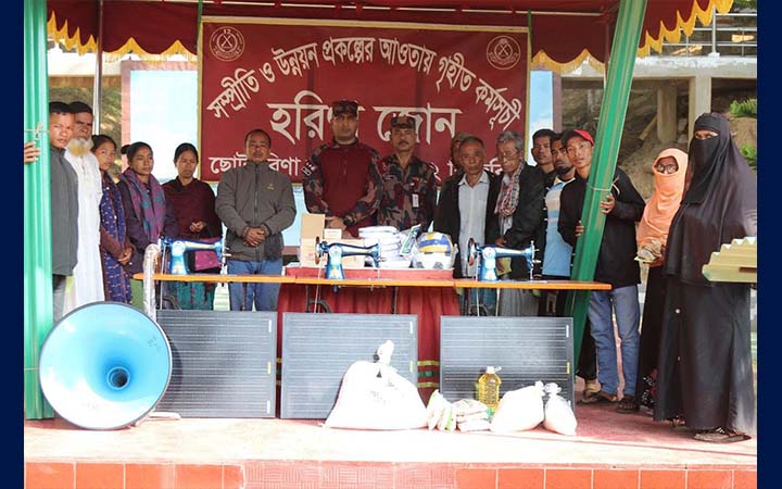 বরিশালে কারেন্ট জাল পুড়িয়ে ধ্বংস