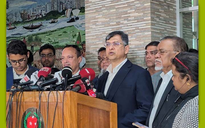 ‘আগামীতে যারা ক্ষমতায় যাবেন তারা যেন প্রবাসীদের নিয়ে কাজ করেন’