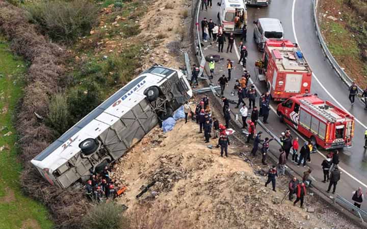 তুরস্কে পৃথক সড়ক দুর্ঘটনায় প্রাণহানি অন্তত ১৬ জনের