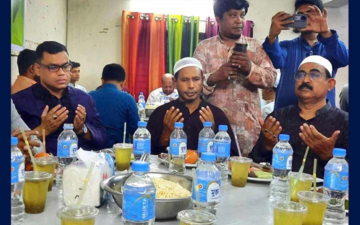 ঝিনাইদহ প্রেসক্লাবের উদ্যোগে ইফতার মাহফিল