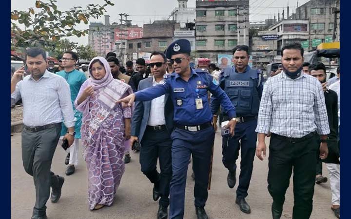 কেরানীগঞ্জে অবৈধ স্ট্যান্ড ও ফুটপাত দখল উচ্ছেদে যৌথ অভিযান