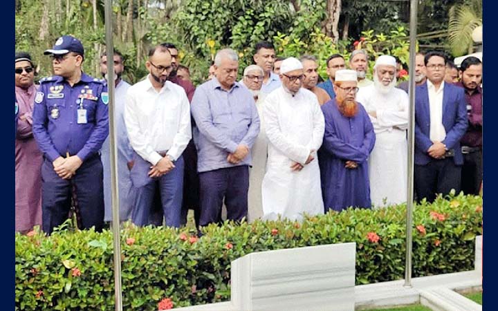 পরিস্থিতি খারাপ হলে প্রবাসীদের দেশে আনার প্রস্তুতি রয়েছে: আরিফুল হক