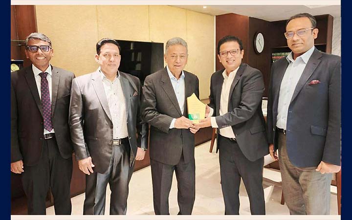 অর্থ ও পরিকল্পনা মন্ত্রী আমির খসরুর সঙ্গে ঢাকা চেম্বারের সভাপতির সাক্ষাৎ