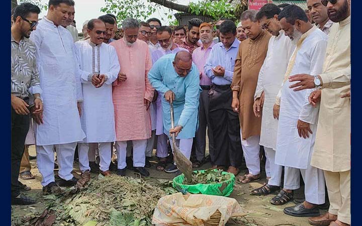 ভালুকায় ডেঙ্গু প্রতিরোধে পরিচ্ছন্নতা অভিযান উদ্বোধন
