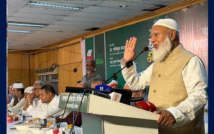 ‘সাংবাদিকতা সত্য-ন্যায় থেকে সরে গেলে রাষ্ট্রের অন্য তিনটি অঙ্গও দুর্বল হয়ে যায়’