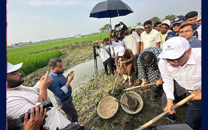 চাঁপাইনবাবগঞ্জে খাল খনন কর্মসূচি উদ্বোধন