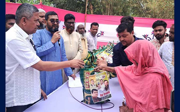 নবীনগরে পাঠাগারের উদ্যোগে ঈদ উপহার পেল ৬০০ পরিবার