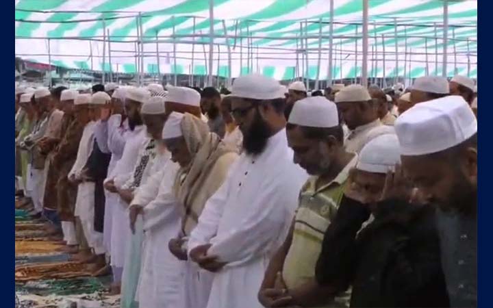 টাঙ্গাইলে কেন্দ্রীয় ঈদগাহে জেলার প্রধান ঈদ জামাত অনুষ্ঠিত