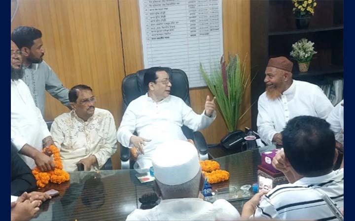 মাদারীপুর জেলা পরিষদের দায়িত্ব নিলেন খোন্দকার মাশুক