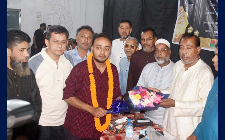 বগুড়ায় জামায়াত ছেড়ে বিএনপিতে যোগ দিলেন শ্রমিক কল্যাণ নেতা