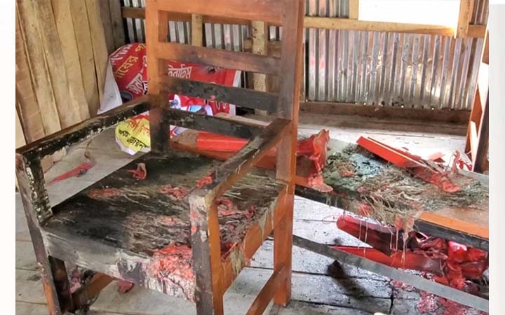 ভোলার দৌলতখানে বিএনপি কার্যালয়ে আগুন