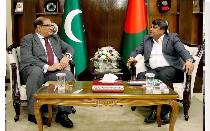 প্রধানমন্ত্রীর প্রতিরক্ষা উপদেষ্টার সঙ্গে পাকিস্তানের হাইকমিশনারের সৌজন্য সাক্ষাৎ