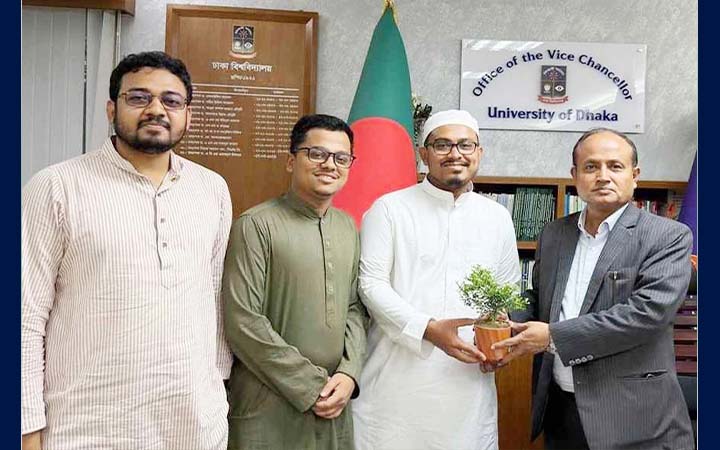 ঢাবির উপাচার্যের সঙ্গে ডাকসু নেতাদের সাক্ষাৎ