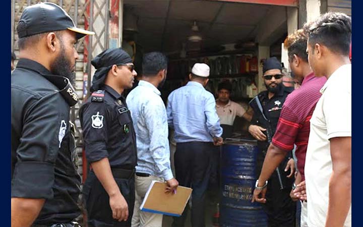 আগারগাঁওয়ে ২ প্রতিষ্ঠানে অভিযান, ২৯৬ লিটার জ্বালানি তেল জব্দ