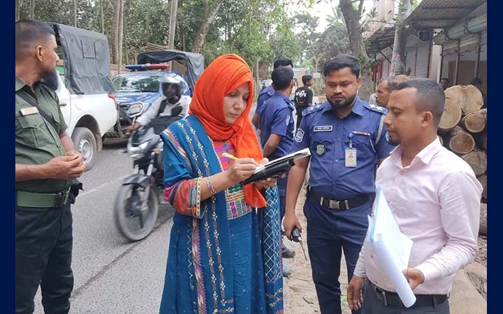 ব্রাহ্মণপাড়ায় সড়ক দখল ও ট্রাফিক আইন লঙ্ঘনে ৪ জনকে জরিমানা