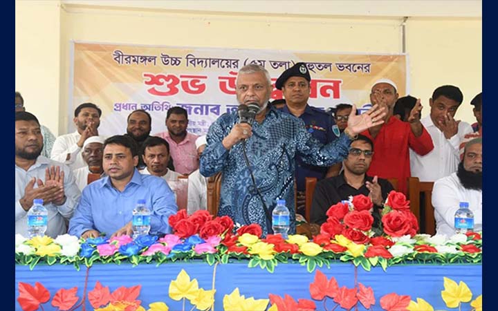 প্রকল্পের সংখ্যার চেয়ে কাজের মানে বেশি গুরুত্ব দিতে হবে : শ্রমমন্ত্রী