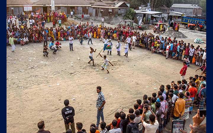কামারজানীতে পান্তা-ইলিশ, বাউল গান ও গ্রামীণ খেলায় বর্ষবরণ