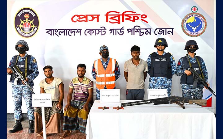 সুন্দরবনে জিম্মিদশা থেকে দুই জেলে উদ্ধার, বনদস্যু আটক