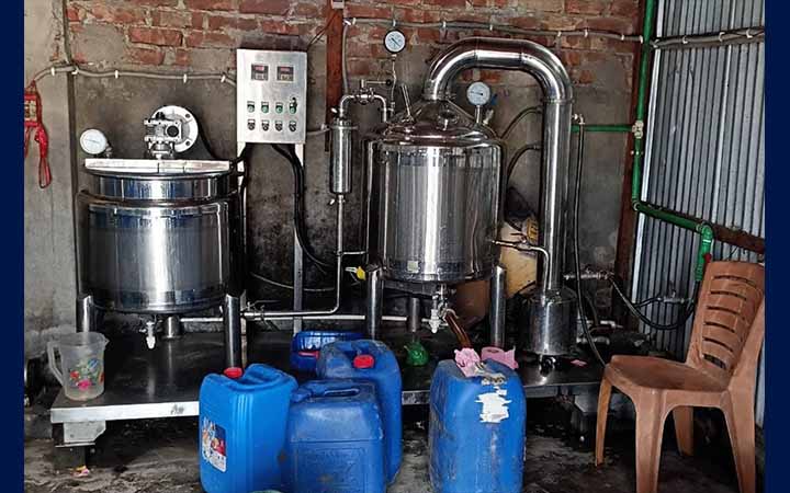 কেরানীগঞ্জে এক লাখ কেজি ভেজাল মধু জব্দ