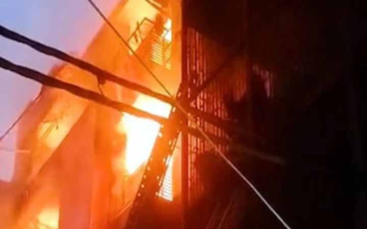 দিল্লিতে আবাসিক ভবনে অগ্নিকাণ্ড, নিহত ৯