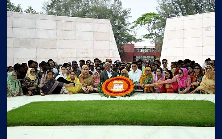 শহীদ জিয়া ও খালেদা জিয়ার সমাধিতে হুইপ-জোটের নারী এমপিদের শ্রদ্ধা