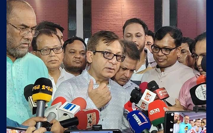 চামড়া শিল্প বিলিয়ন ডলারের রপ্তানি আয়কারী খাত হিসেবে গড়ে তোলা হবে : বাণিজ্যমন্ত্রী