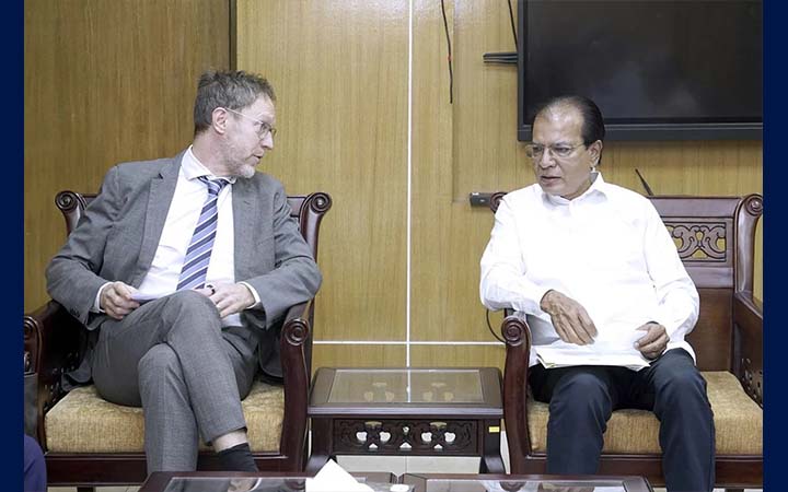 দুর্যোগ ব্যবস্থাপনা মন্ত্রীর সাথে ইউএনডিপি প্রতিনিধির সাক্ষাৎ