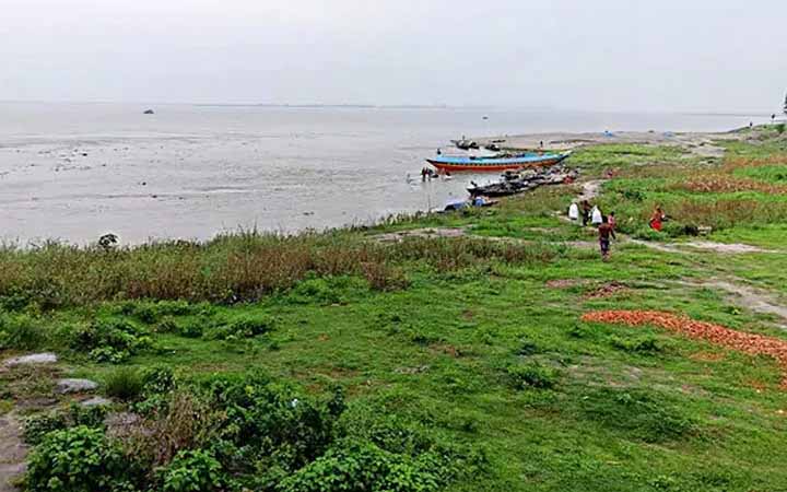 যমুনায় ঝড়ের কবলে পড়ে যাত্রীবাহী নৌকাডুবি, নিখোঁজ ১