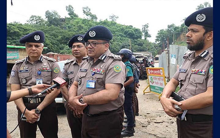 চেকপোস্ট কার্যক্রমে পেশাদারিত্বের নির্দেশ সিএমপি কমিশনারের